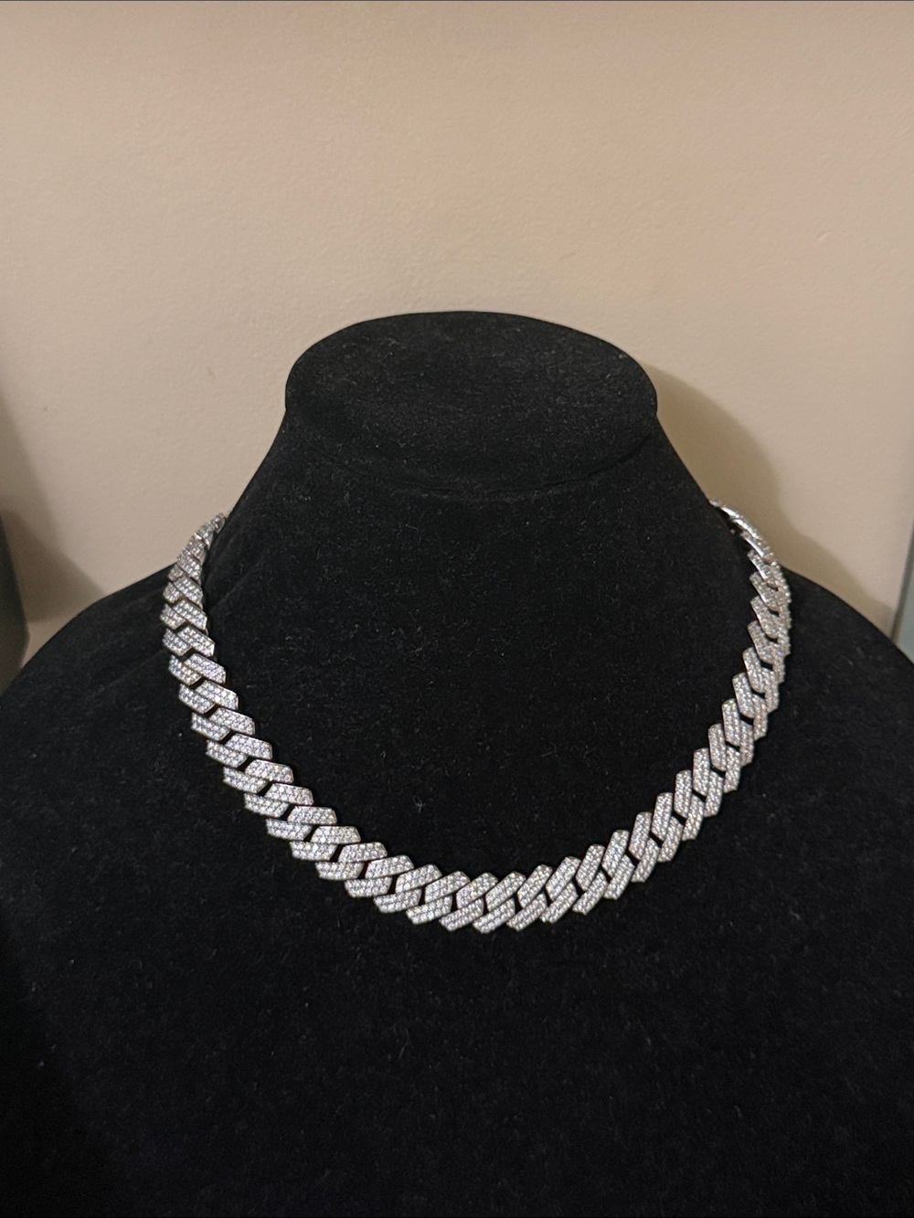 18” Moissanite Cuban Link Chain